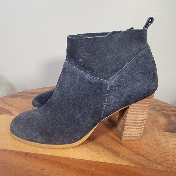 Crown Vintage Rita Suede Ankle Boots Stavked Heels Size 6.5 - Picture 7 of 16